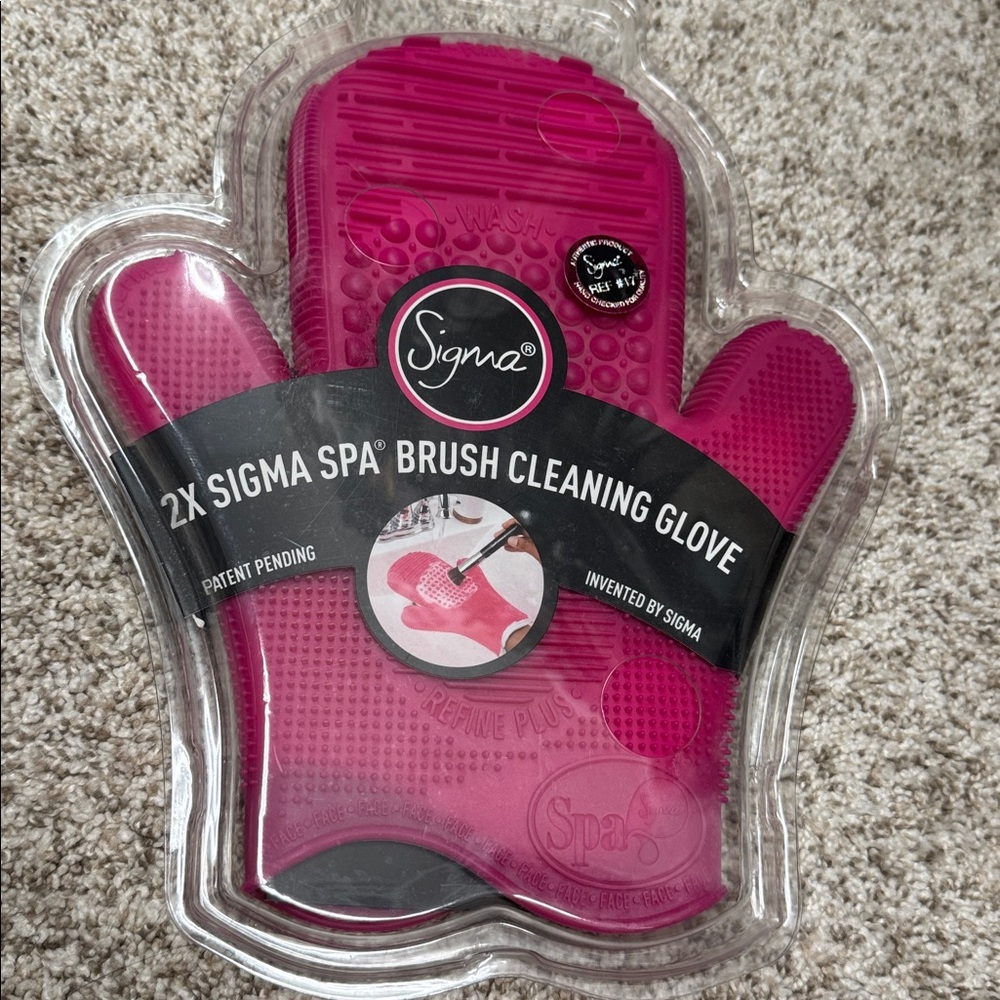 Sigma Spa Brush Cleaning Glove Set - White and Pink